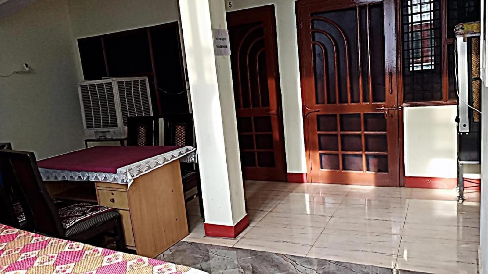 Homestay Comfort Villa Rāmpur Extérieur photo